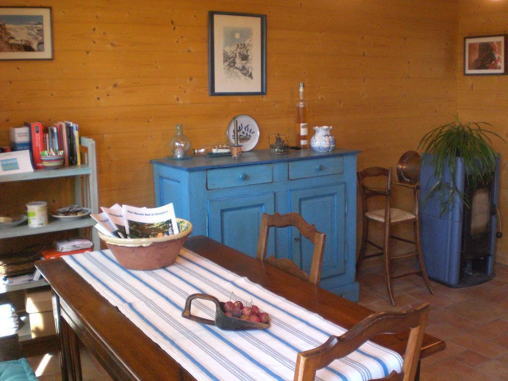 Pera Rionda Bed & Breakfast Caprie Екстериор снимка
