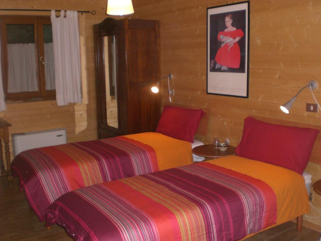 Pera Rionda Bed & Breakfast Caprie Стая снимка